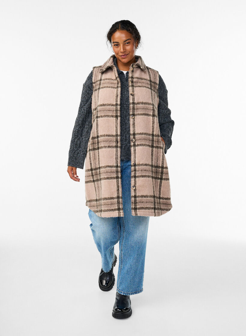 Dluga kraciasta kamizelka z szczotkowanego materialu, Beżowy, Model image number 1