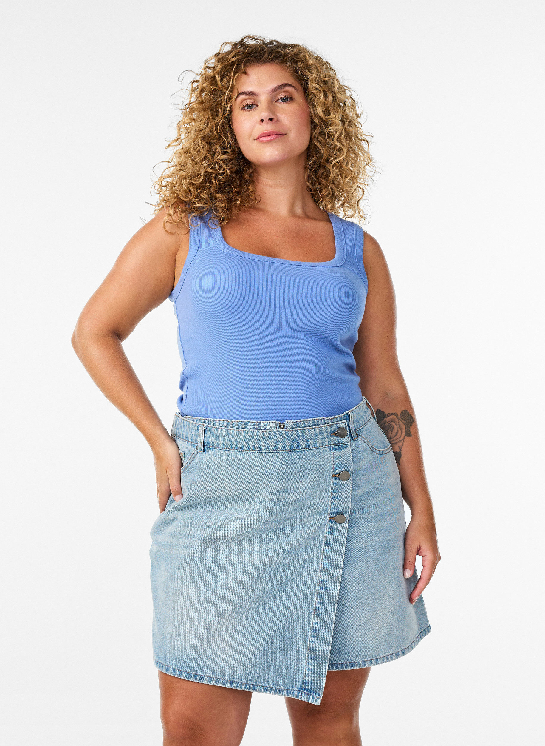 ZizziJeansszorty z efektem kopertowym i wysokim stanem, Niebieskie, Model image number 0