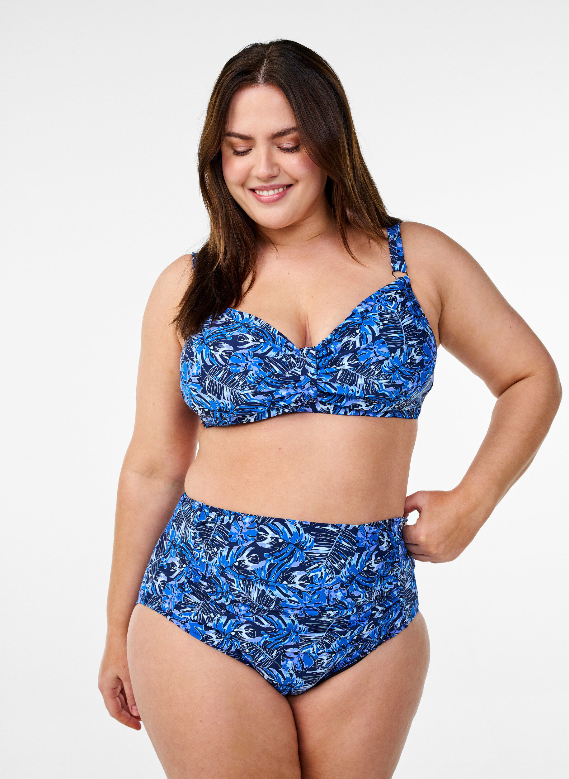 Wzorzyste doly bikini z wysokim stanem, Niebieskie, Model