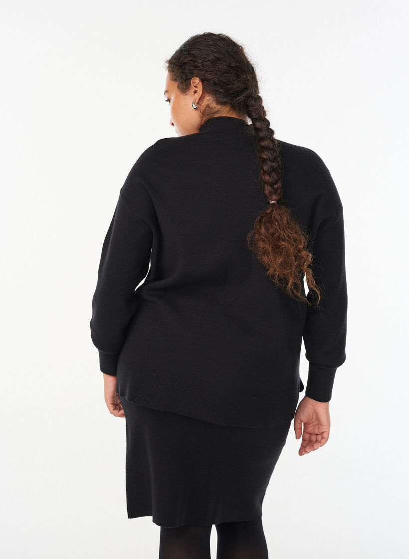 Dzianinowa bluzka z wysokim kolnierzem, Czarne, Model