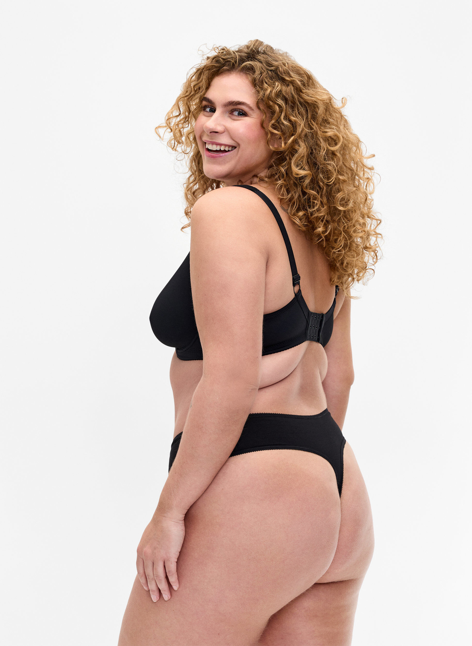 Zizzi  Bawelniane stringi 7-pack typu G, Czarne, Model image number 1