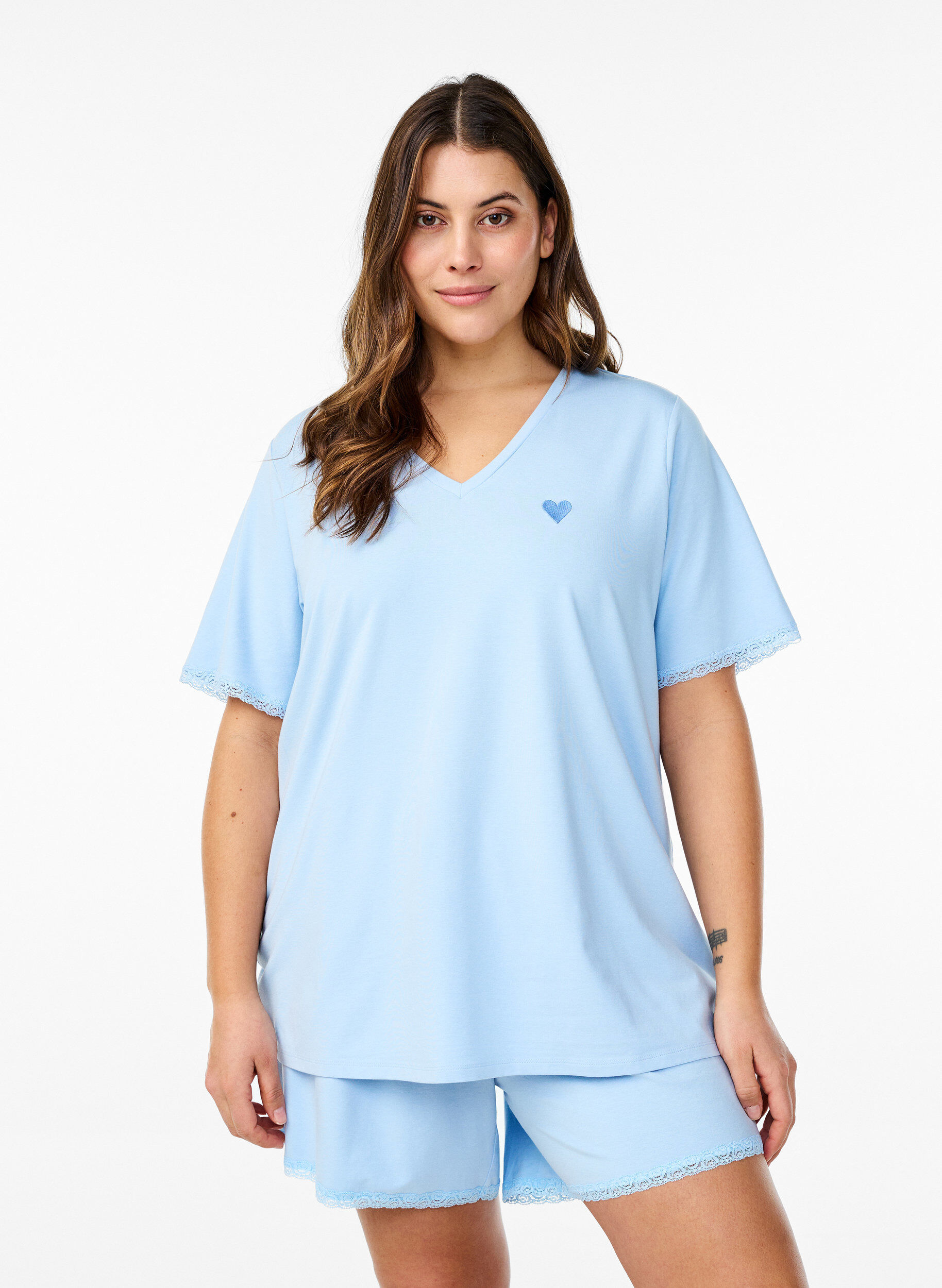 Luzne szorty z mieszanki modalu z koronkowym wykonczeniem, Dutch Canal, Model