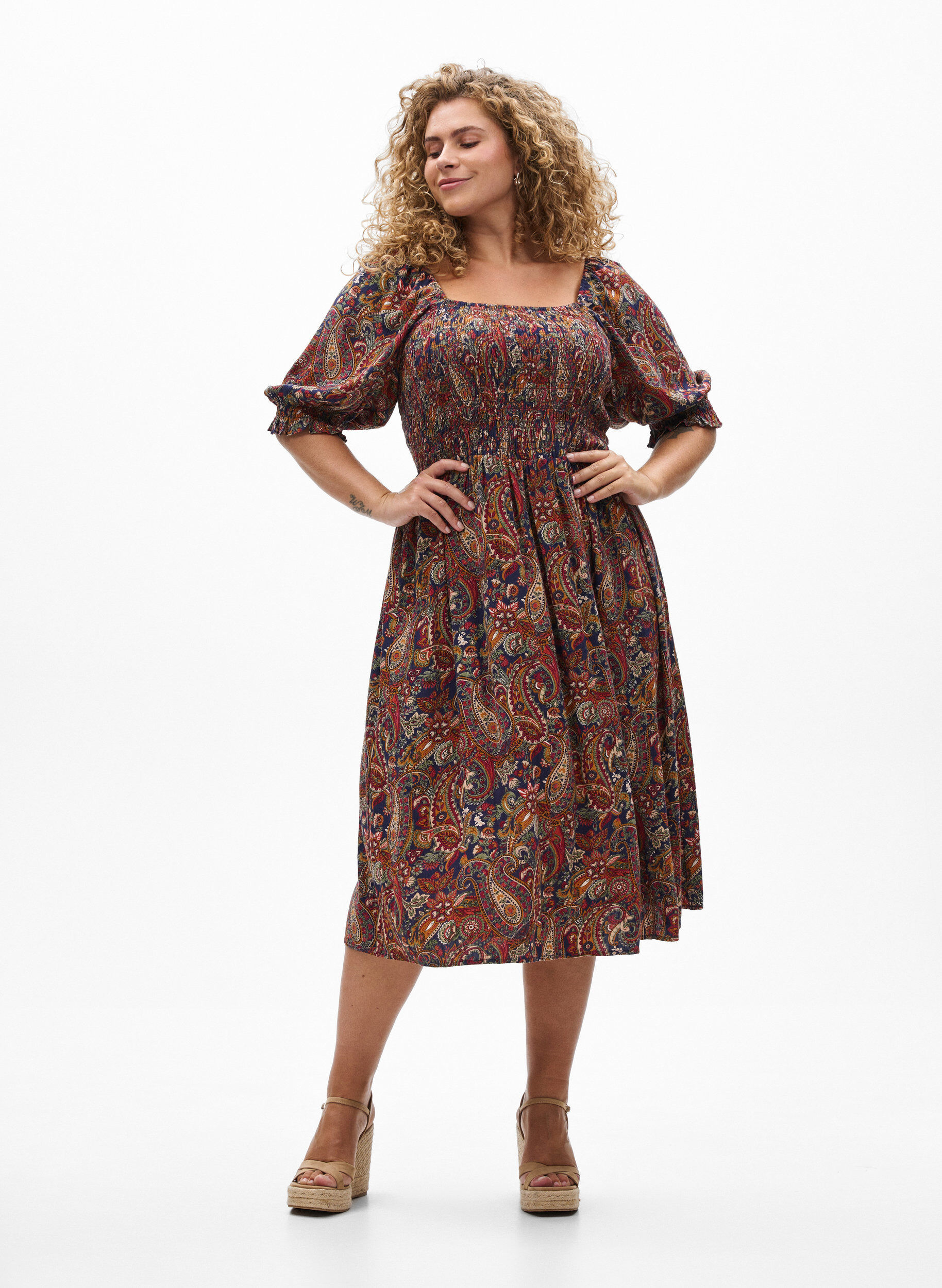 ZizziLetnia sukienka z wiskozy z nadrukiem paisley, Niebieskie, Model image number 1