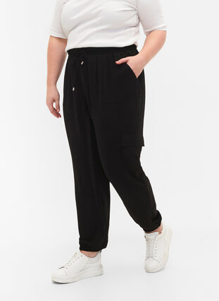 Jednolite spodnie bojówki z duzymi kieszeniami, Black, Model image number 2