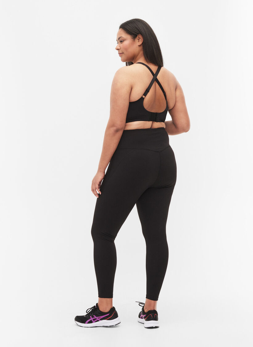 CORE, V-SHAPE DEFINE TIGHTS - Krótkie legginsy treningowe, Black, Model image number 1