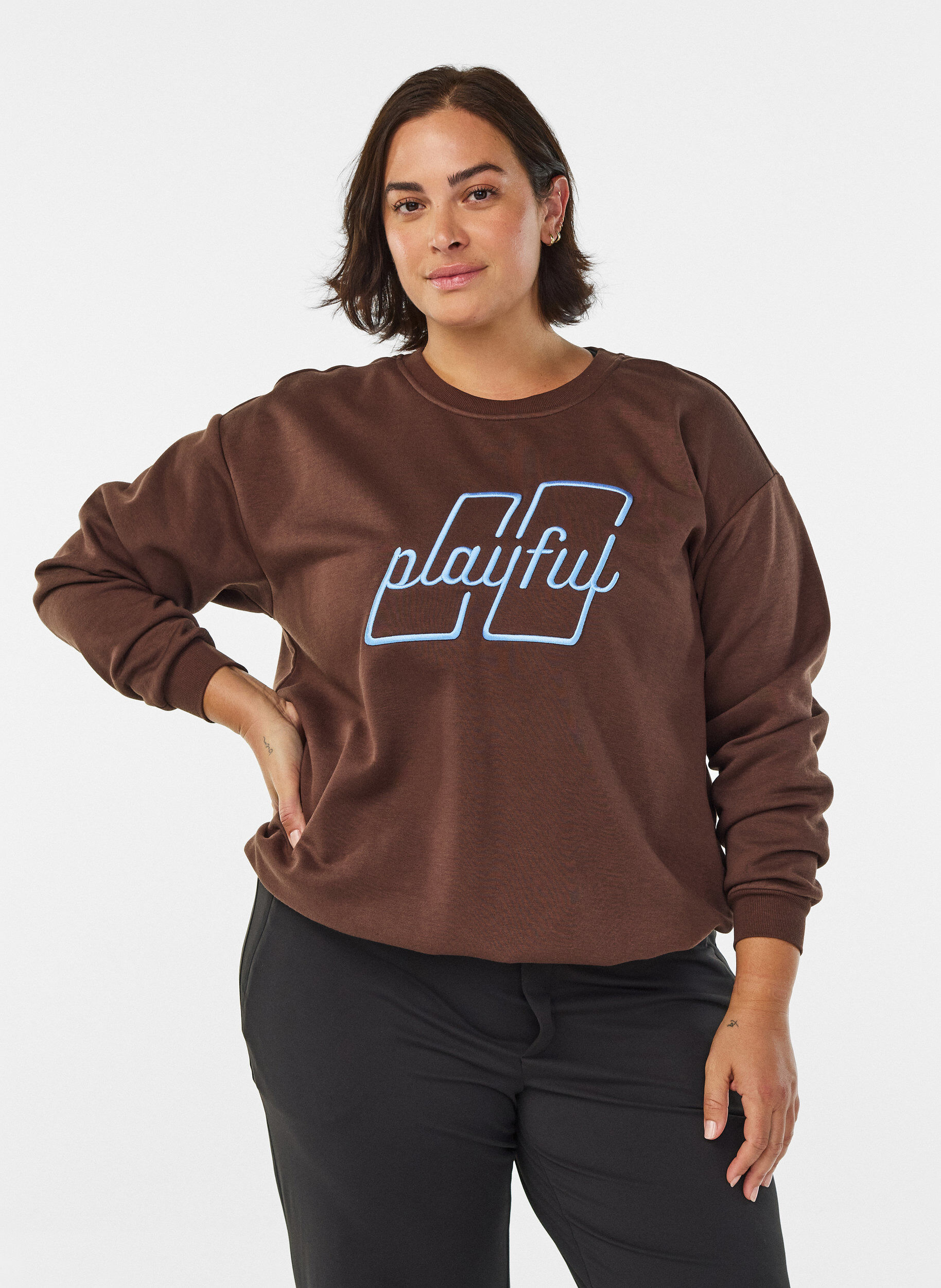 ZizziBluza z wyszywanym tekstem, Brązowy, Model image number 0