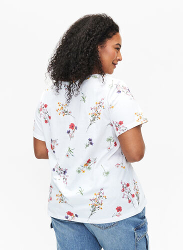 T-shirt z organicznej bawelny z nadrukiem w kwiaty, Bright W. AOP Flower, Model image number 1