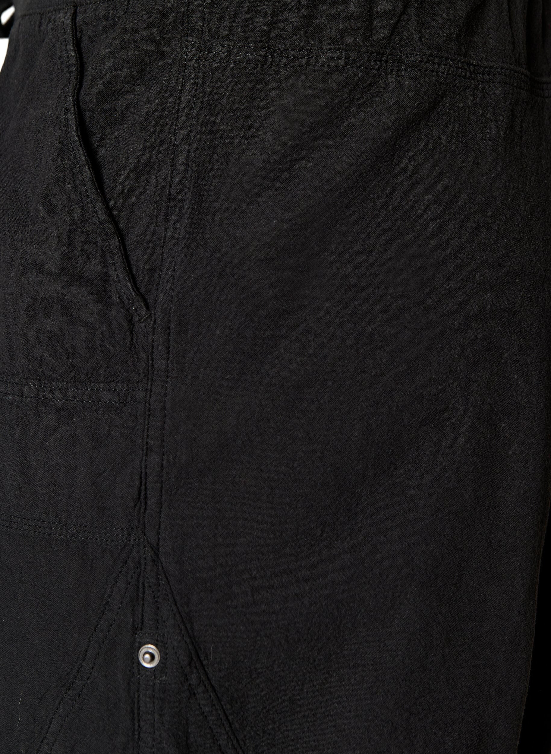 Zizzi Luzne bawelniane szorty z kieszeniami, Czarne, Packshot image number 3