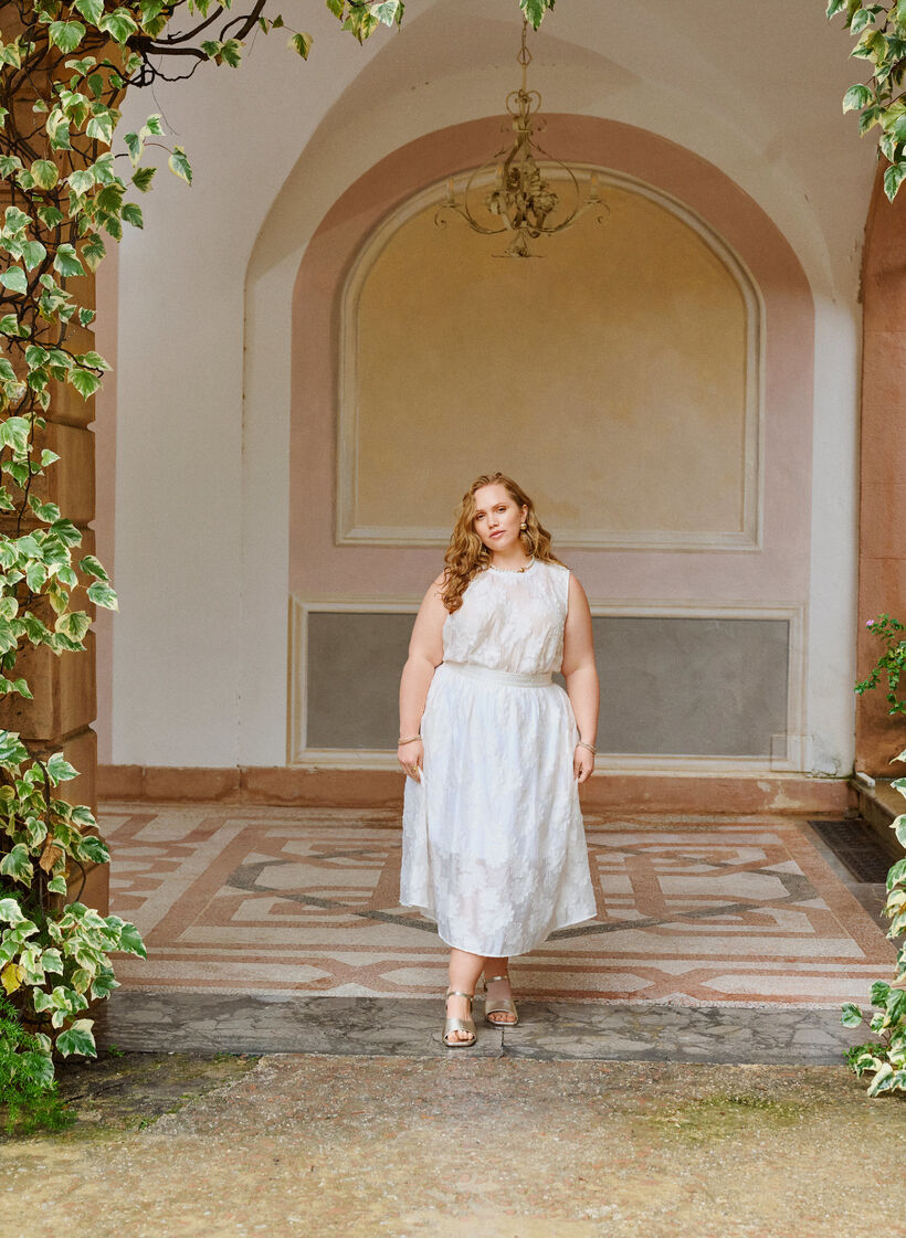 Sp&oacute;dniczka midi z kwiatowym wzorem zakardowym, Biały, Image