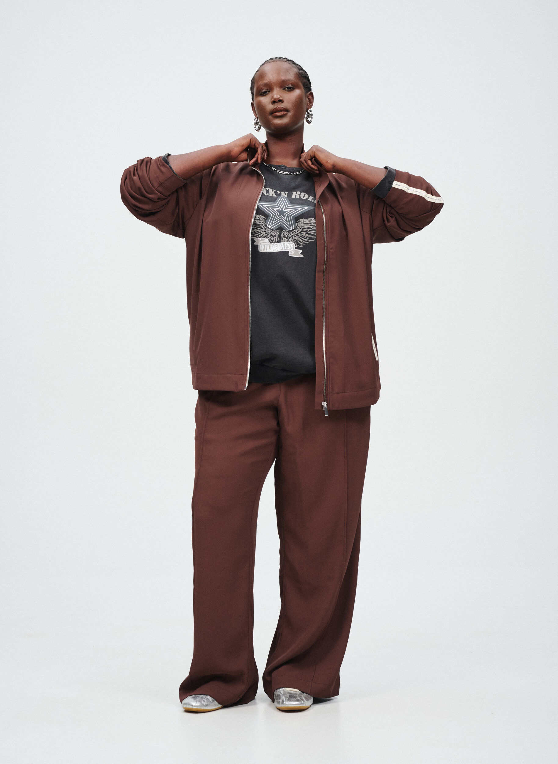 Zizzi Kurtka dresowa ze sportowymi detalami i zamkiem blyskawicznym, Brązowy, Image image number 0