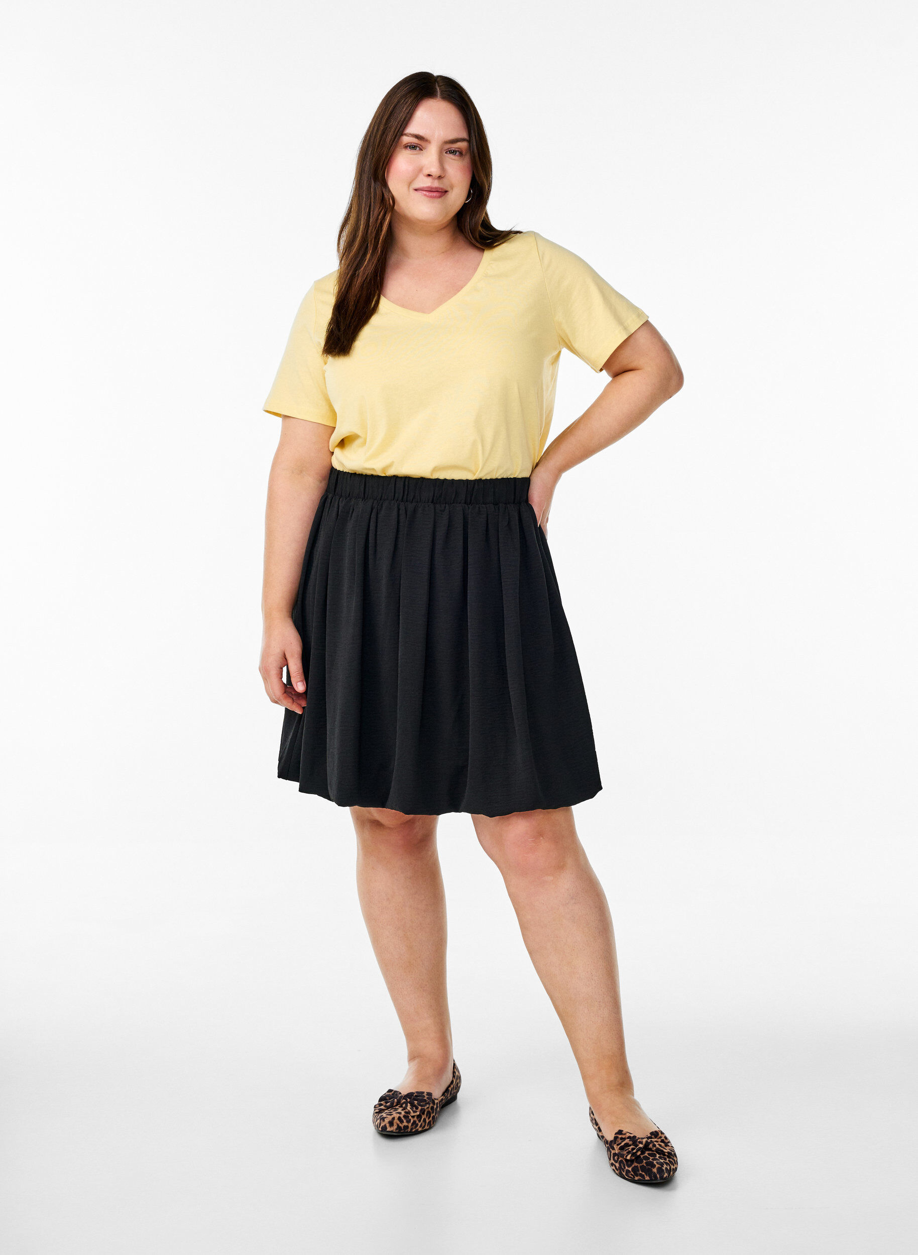 Zizzi T-shirt z kr&oacute;tkim rekawem i dekoltem w szpic, Ż&oacute;łty, Model image number 1