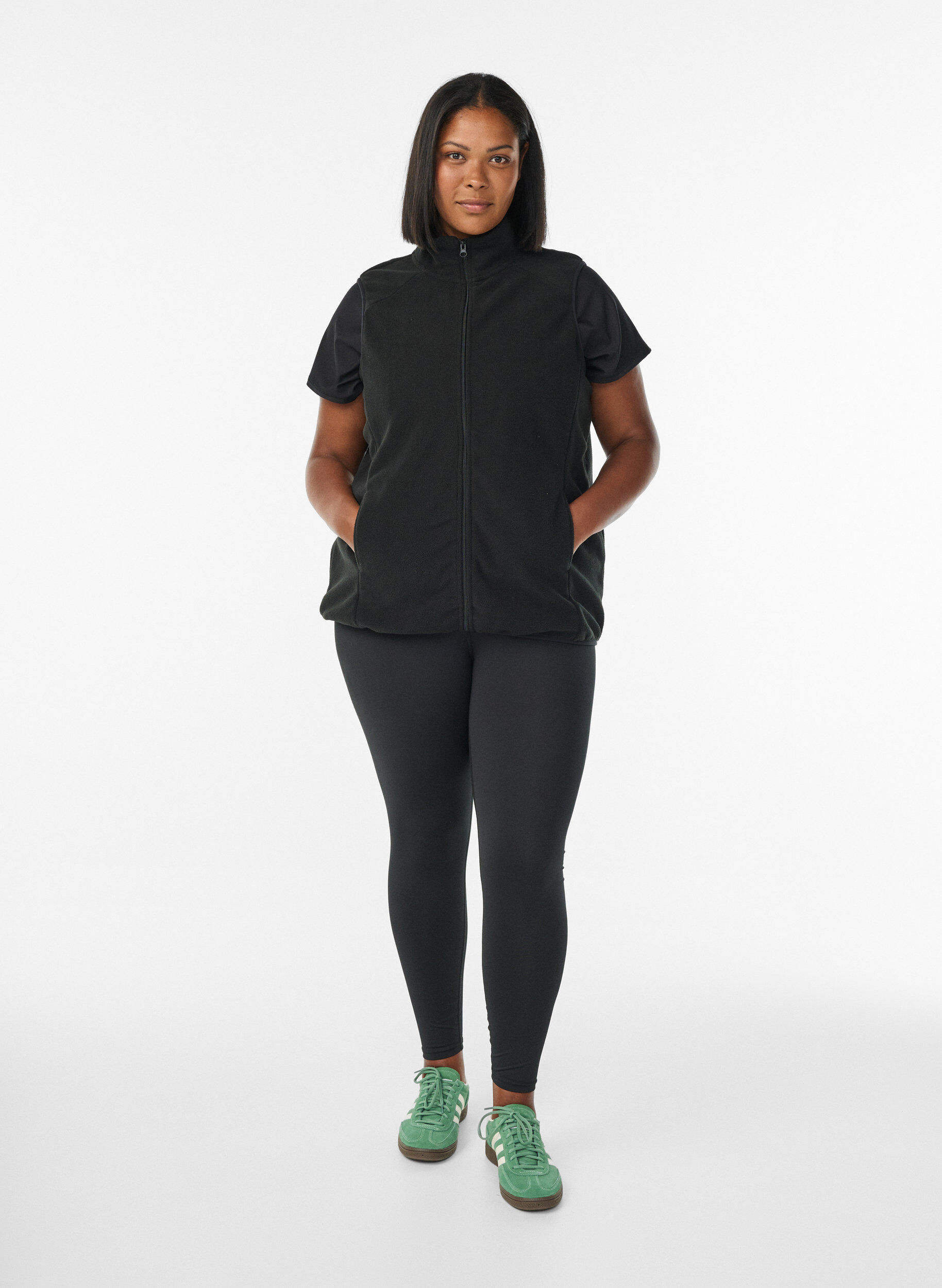 Zizzi Bezrekawnik z polaru z kieszeniami, Czarne, Model image number 1