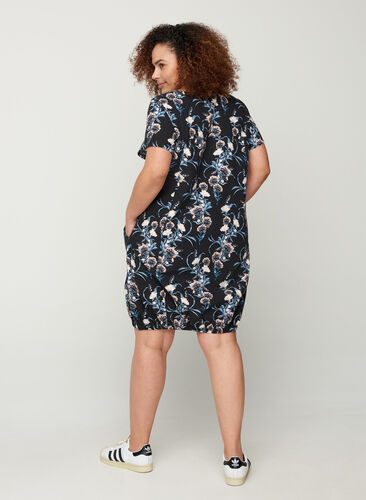 Short-sleeved, printed cotton dress, Black Flower, Model image number 1