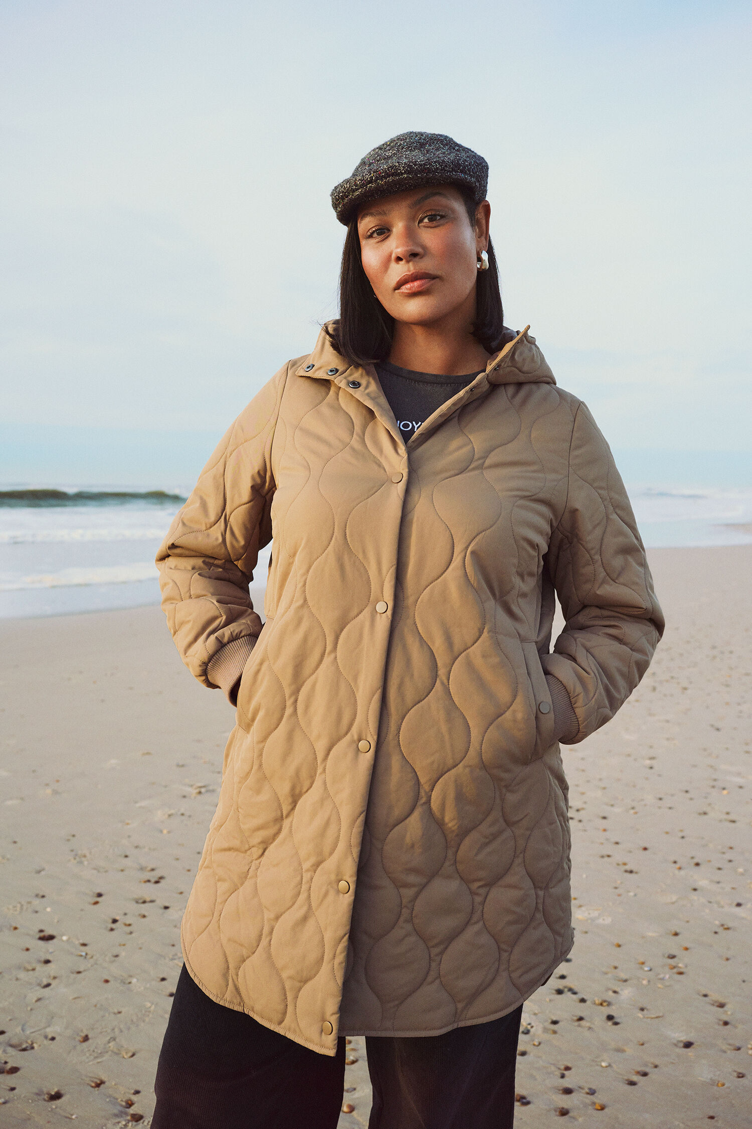 Kurtka pikowana z detalami, , Model