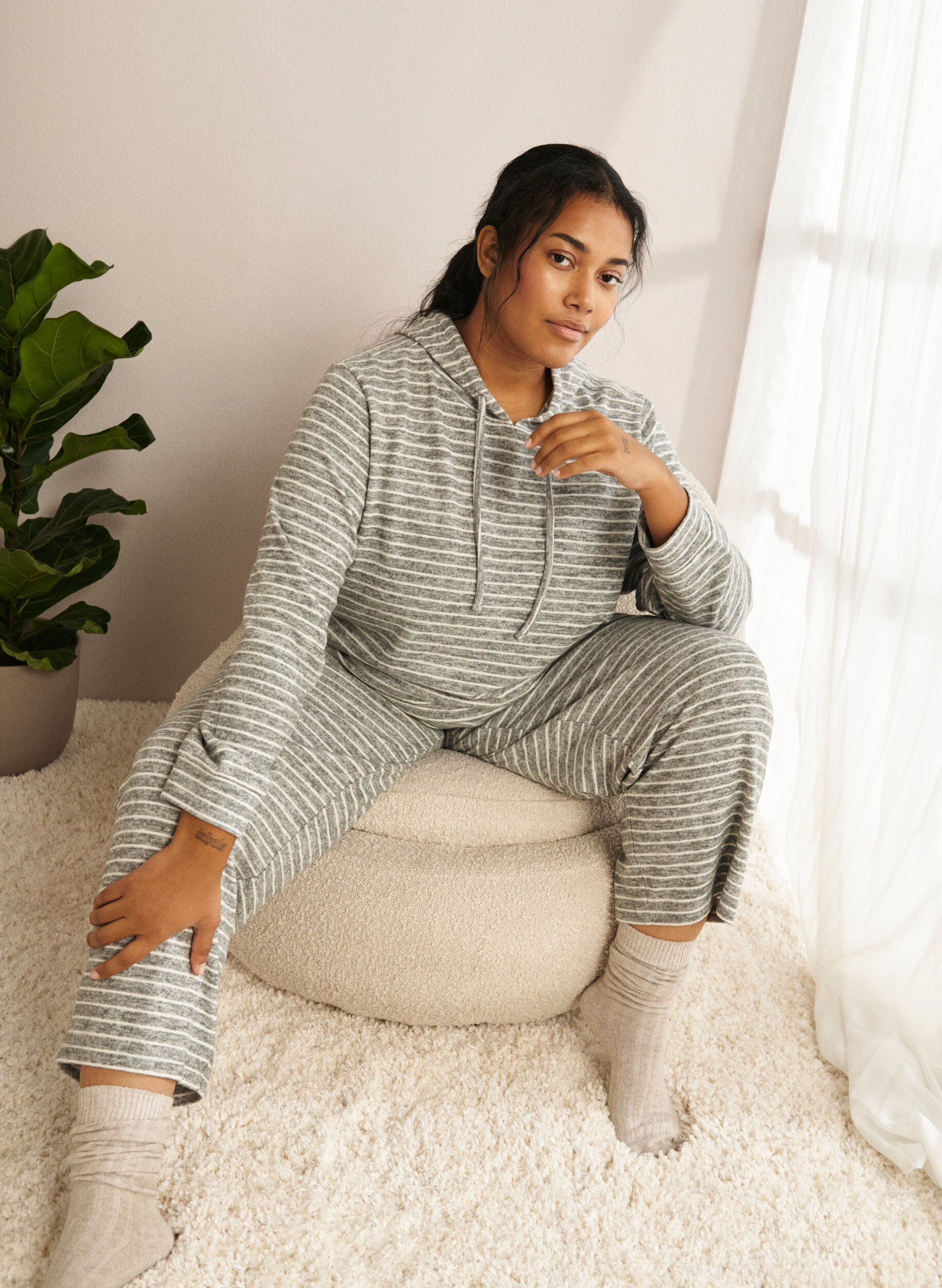 Zizzi Luzna bluza z kapturem w paski, DGM Stripe, Image image number 0