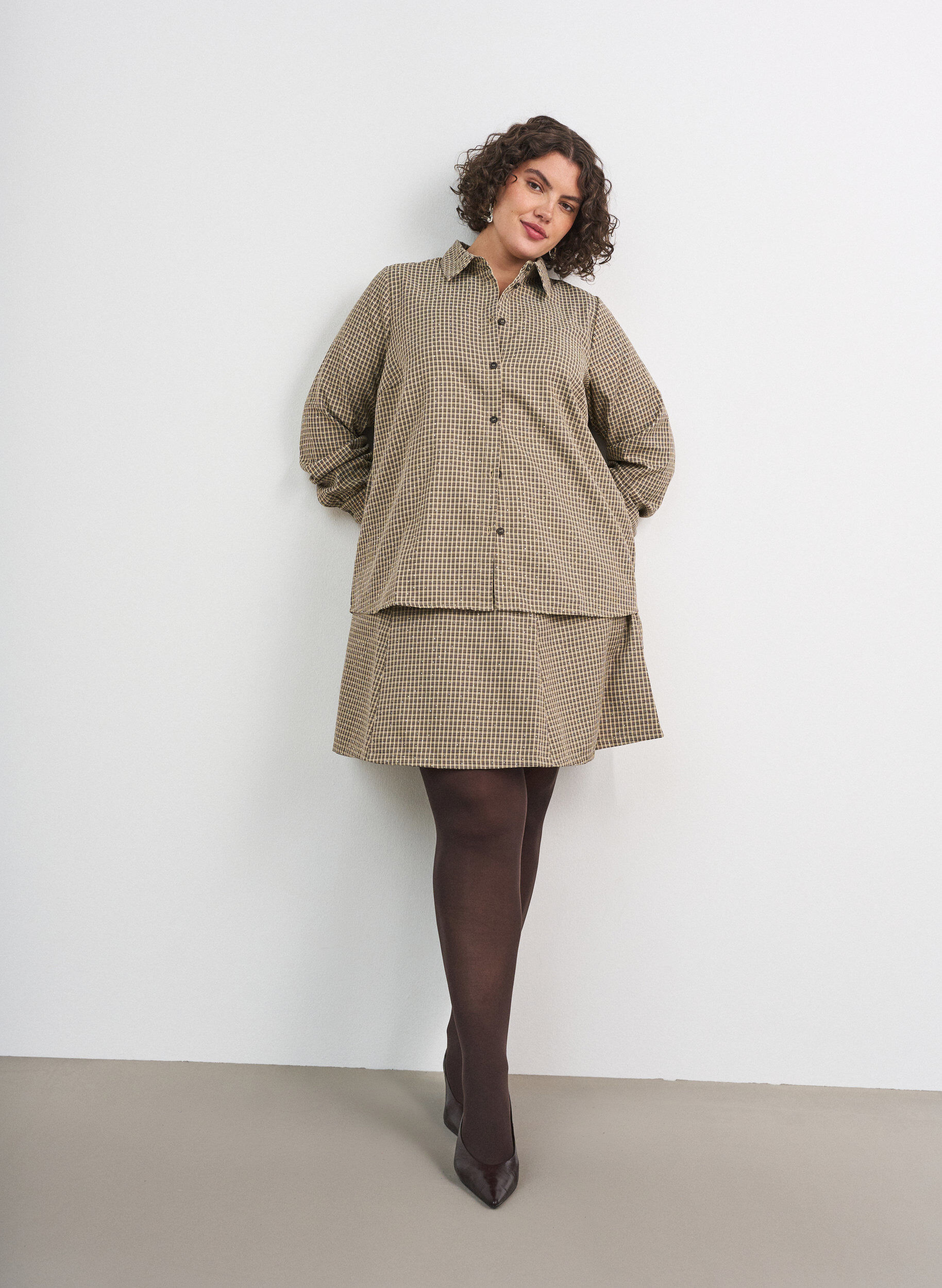 ZizziKoszula w drobna kratke z cyrkoniami, Brązowy, Model image number 1