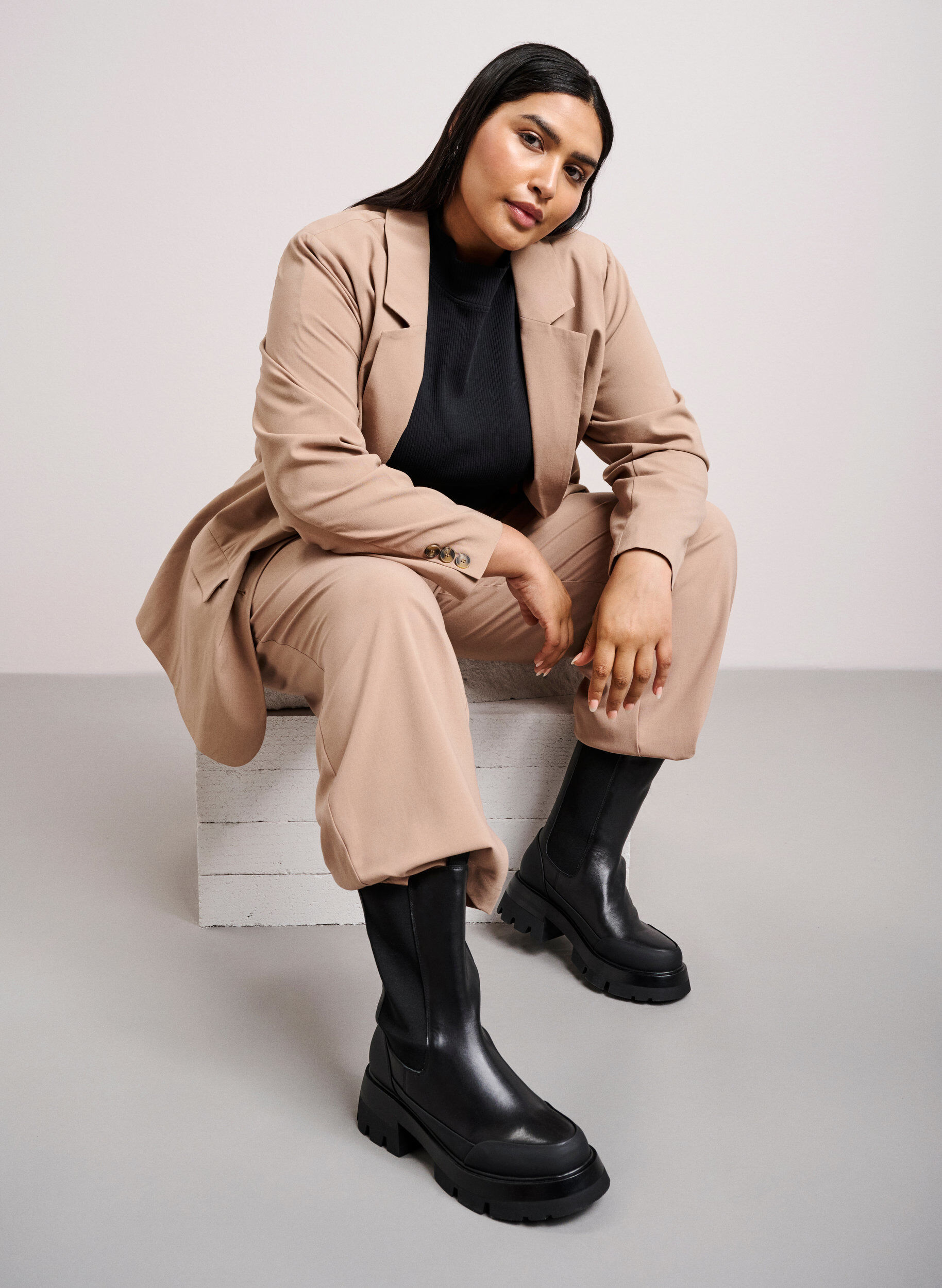 Zizzi Szerokie sk&oacute;rzane buty z masywna podeszwa, Black, Image image number 1