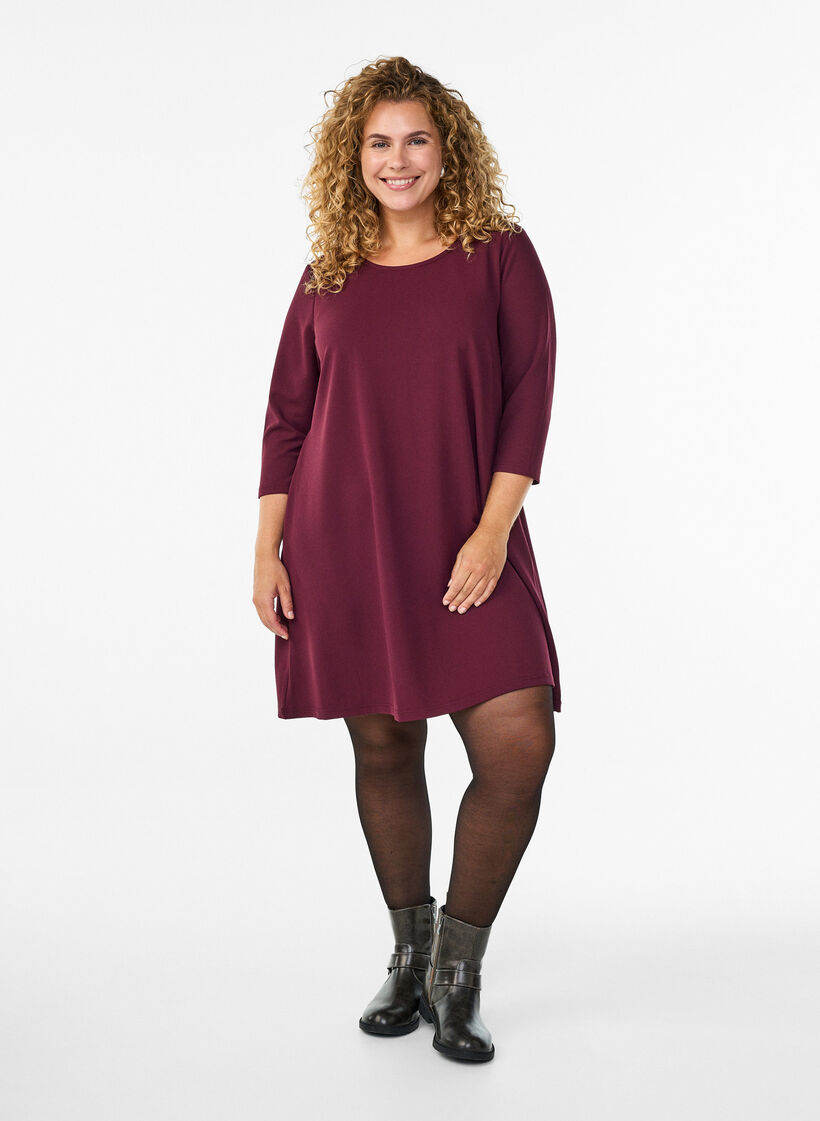 Kr&oacute;tka trapezowa sukienka z rekawami 3/4, Czerwony, Model image number 1