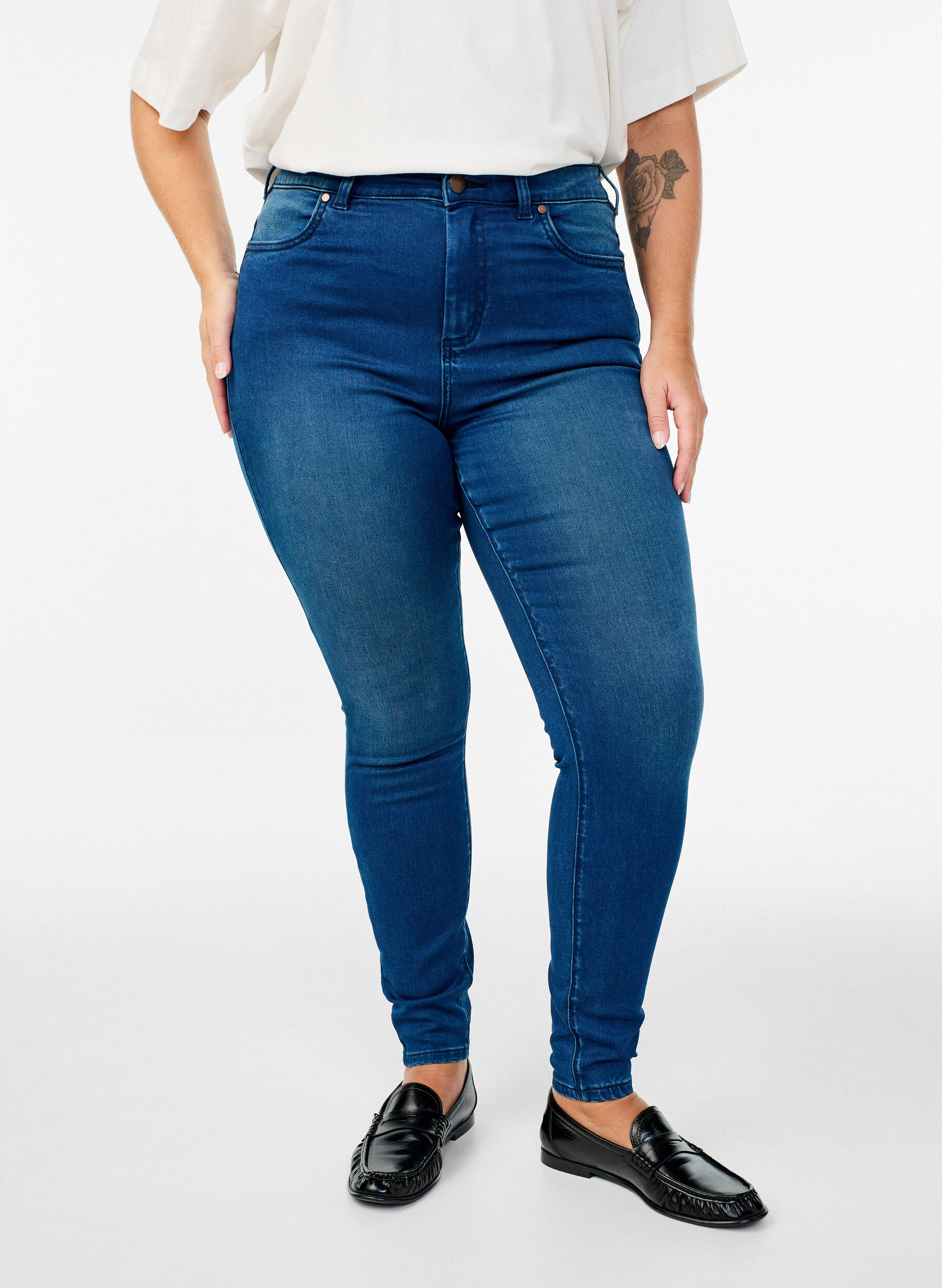 ZizziJeansy Amy super slim z wysokim stanem, Niebieskie, Model image number 2