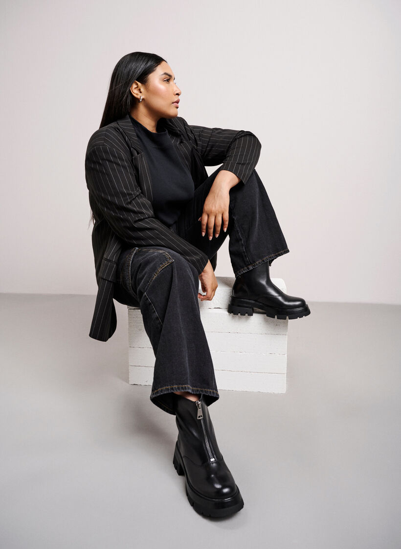 Krótkie szerokie buty ze skóry z zamkiem blyskawicznym, Black, Image image number 0