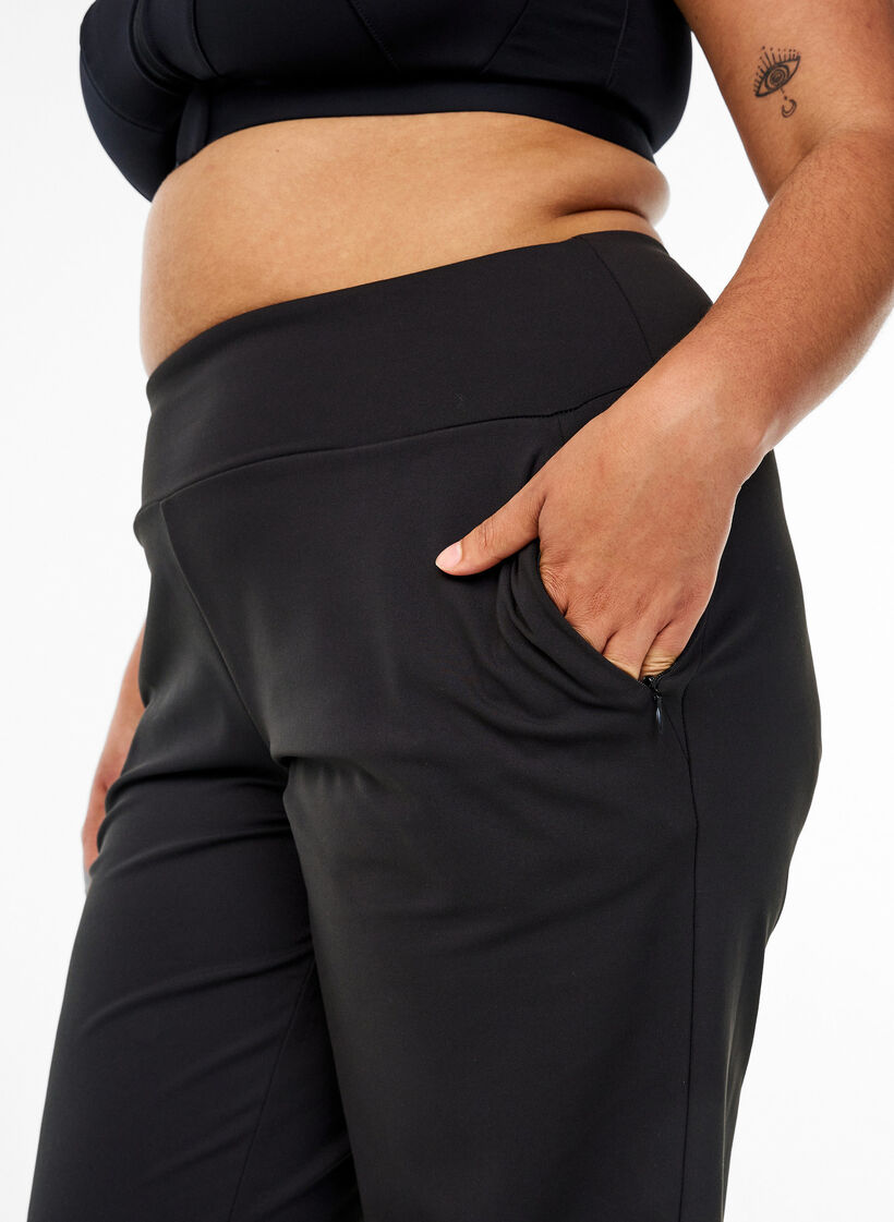 Joggery z kieszeniami, Czarne, Model image number 3