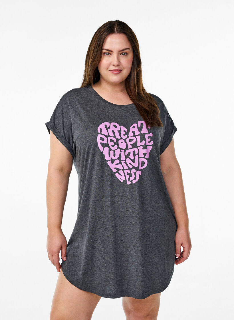 Koszula nocna z kr&oacute;tkim rekawem i nadrukiem tekstowym, Czarne, Model image number 0