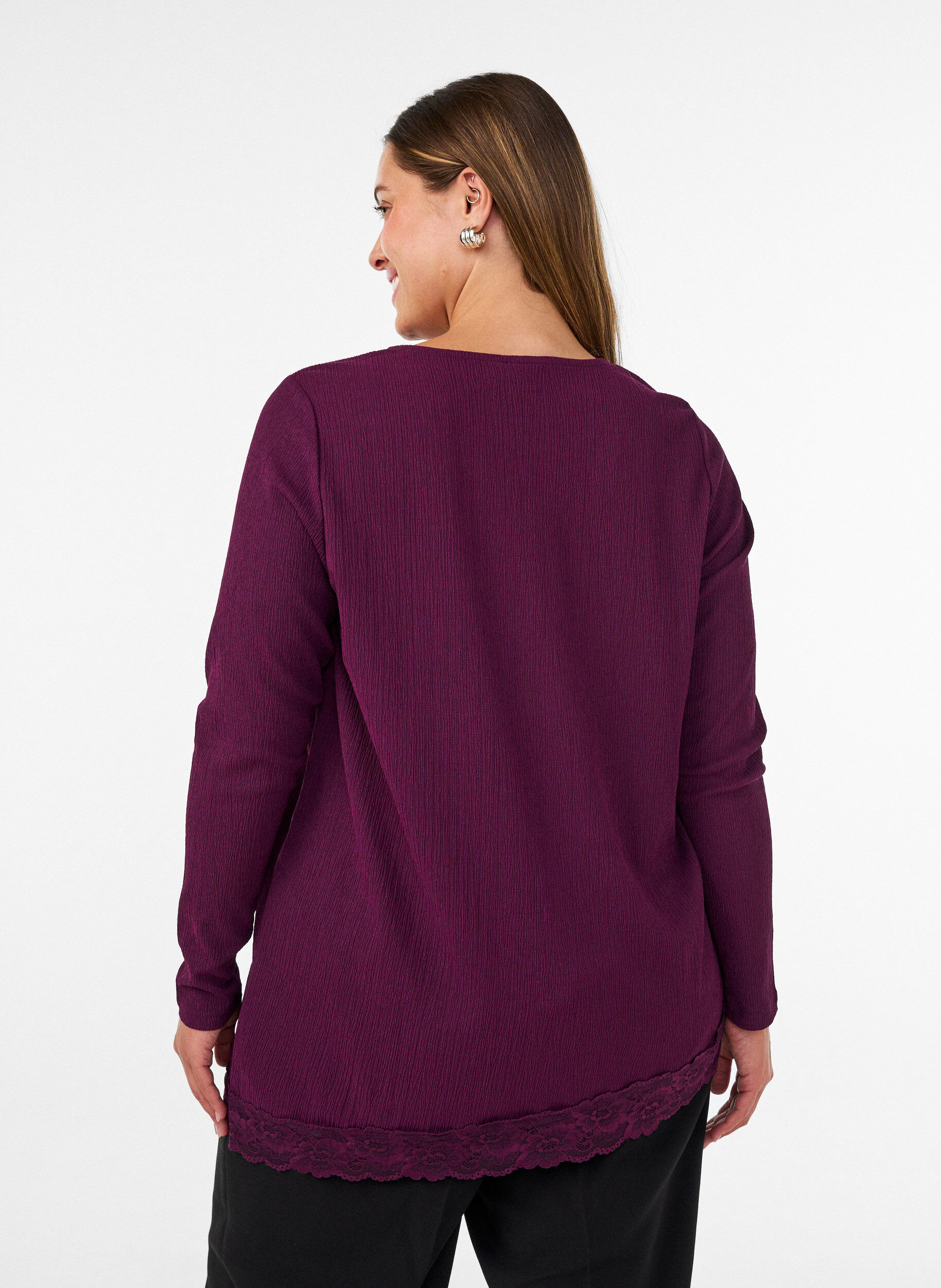 ZizziBluzka z jerseyu z asymetrycznym wykonczeniem koronkowym, Fioletowy, Model image number 2