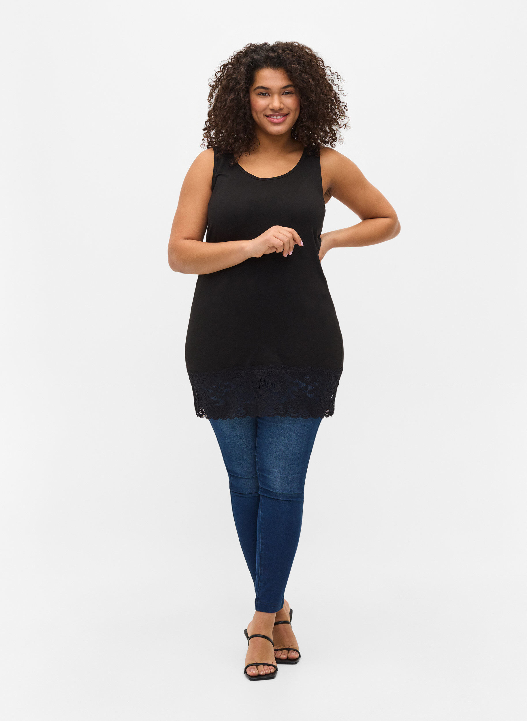 Zizzi Long cotton top with lace trim , Black, Model image number 2