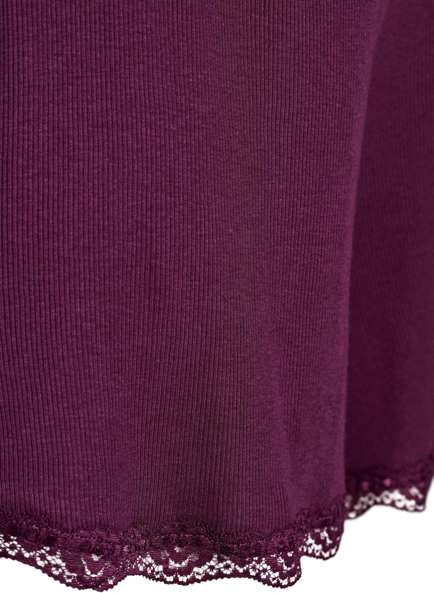 Zizzi Luzne nocne szorty o prazkowanej fakturze i koronkowym wykonczeniu, Ciemnobordowy, Packshot image number 3