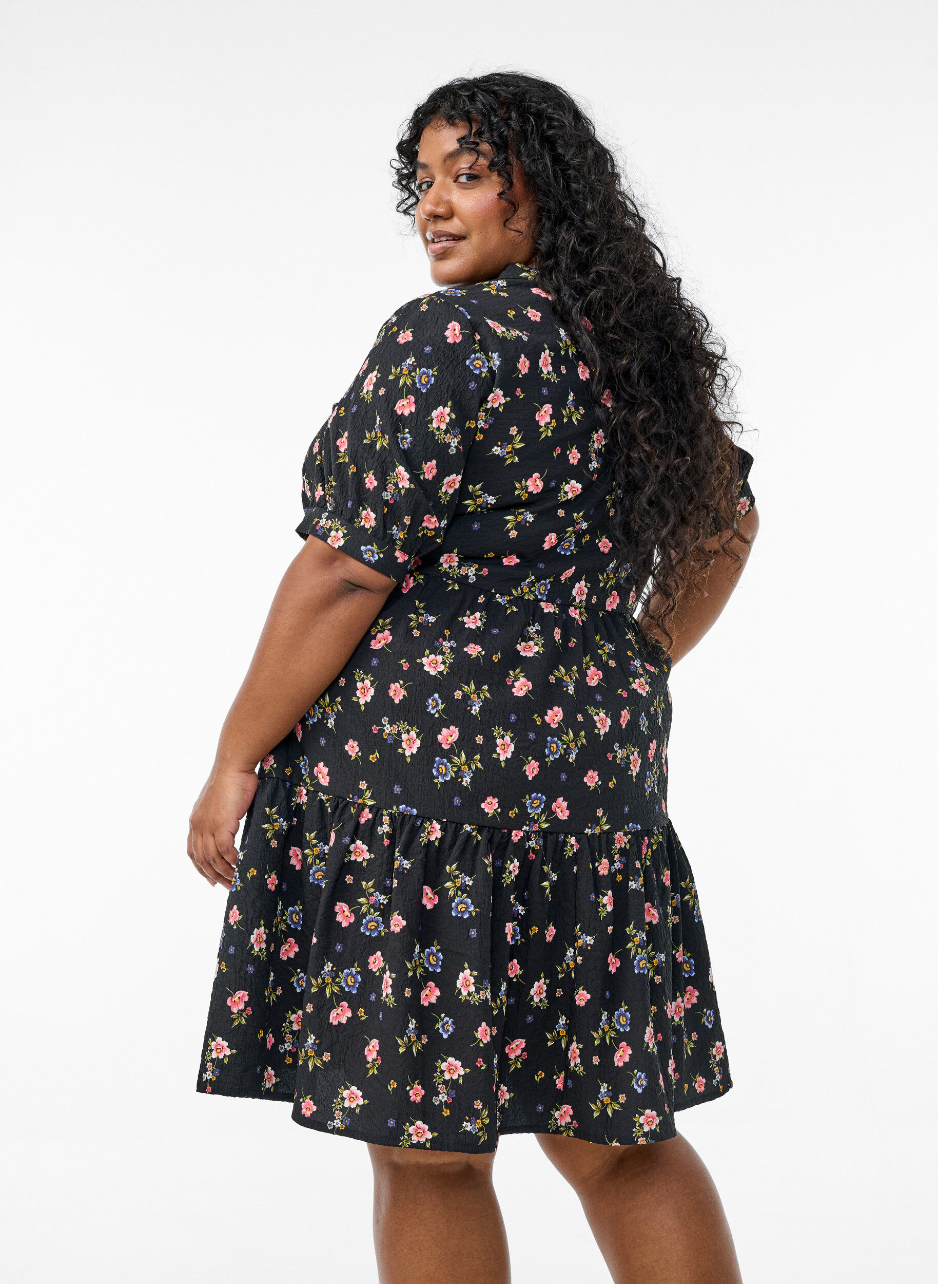 Zizzi Kr&oacute;tka sukienka o kroju A, Czarne, Model image number 1