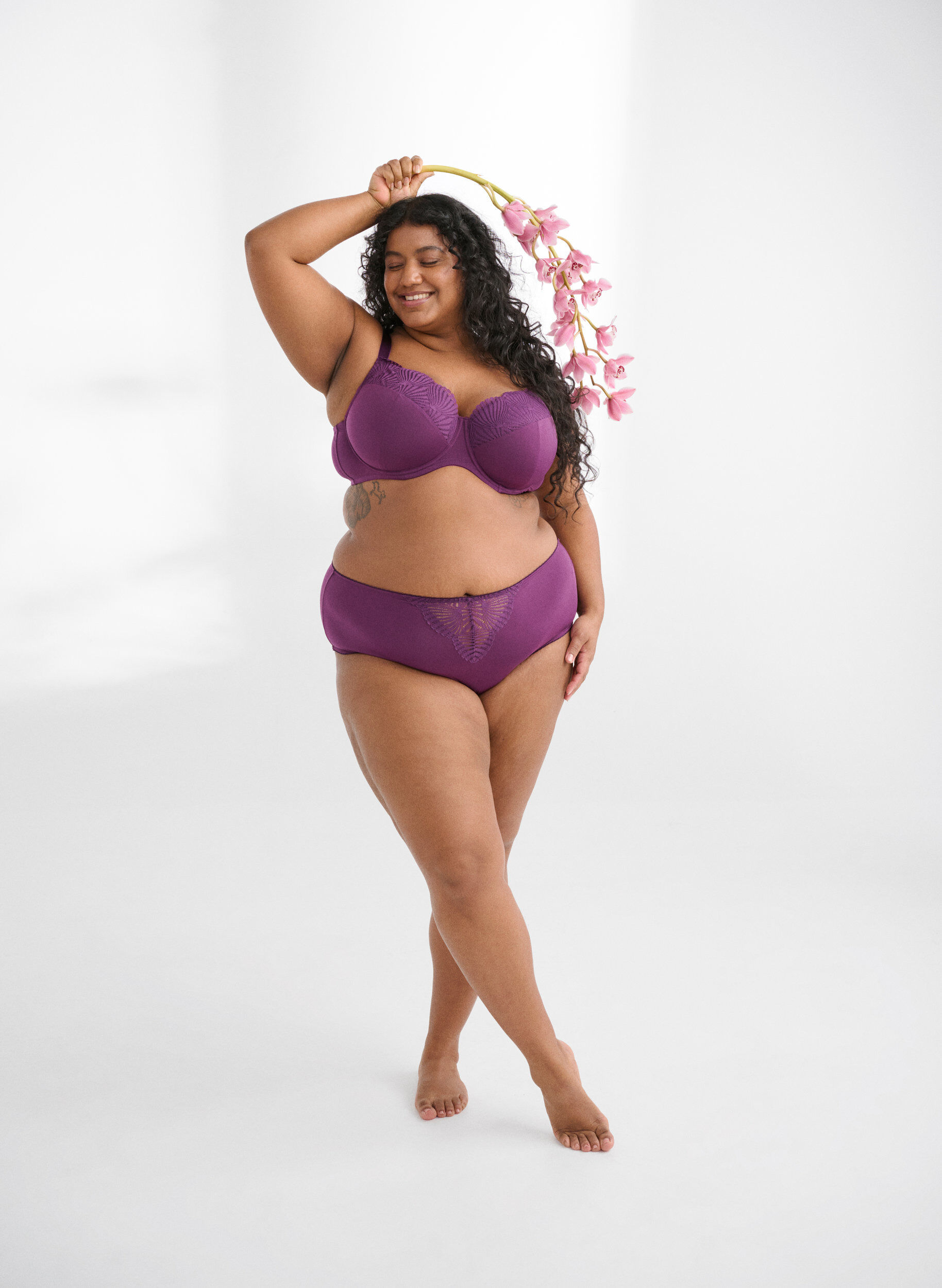 Zizzi Figi z mikrofibry z koronkowymi detalami, Ciemnobordowy, Image image number 0