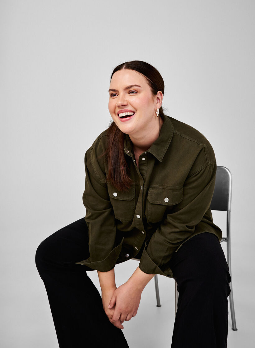 Koszula dzinsowa w jednolitym kolorze z kieszeniami na piersiach, Forest Night, Image image number 0