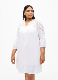 Sukienka z mieszanki bawelny z lnem z szydelkowym detalem, Bright White, Model