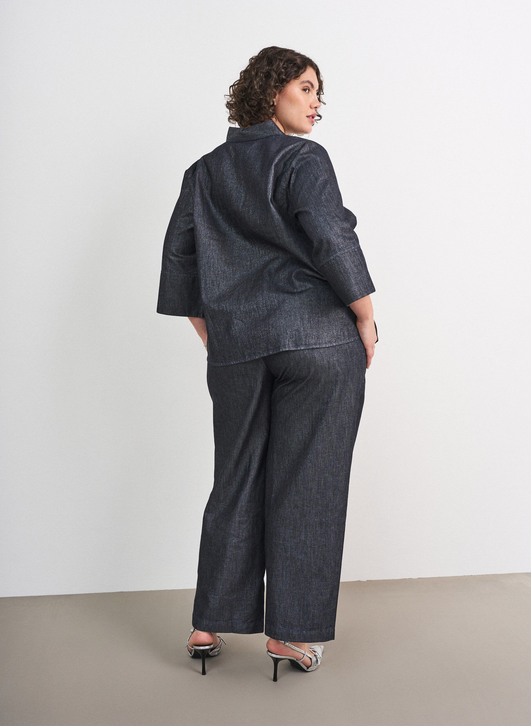 ZizziJeansy proste z nitka brokatowa, Szary, Model image number 1