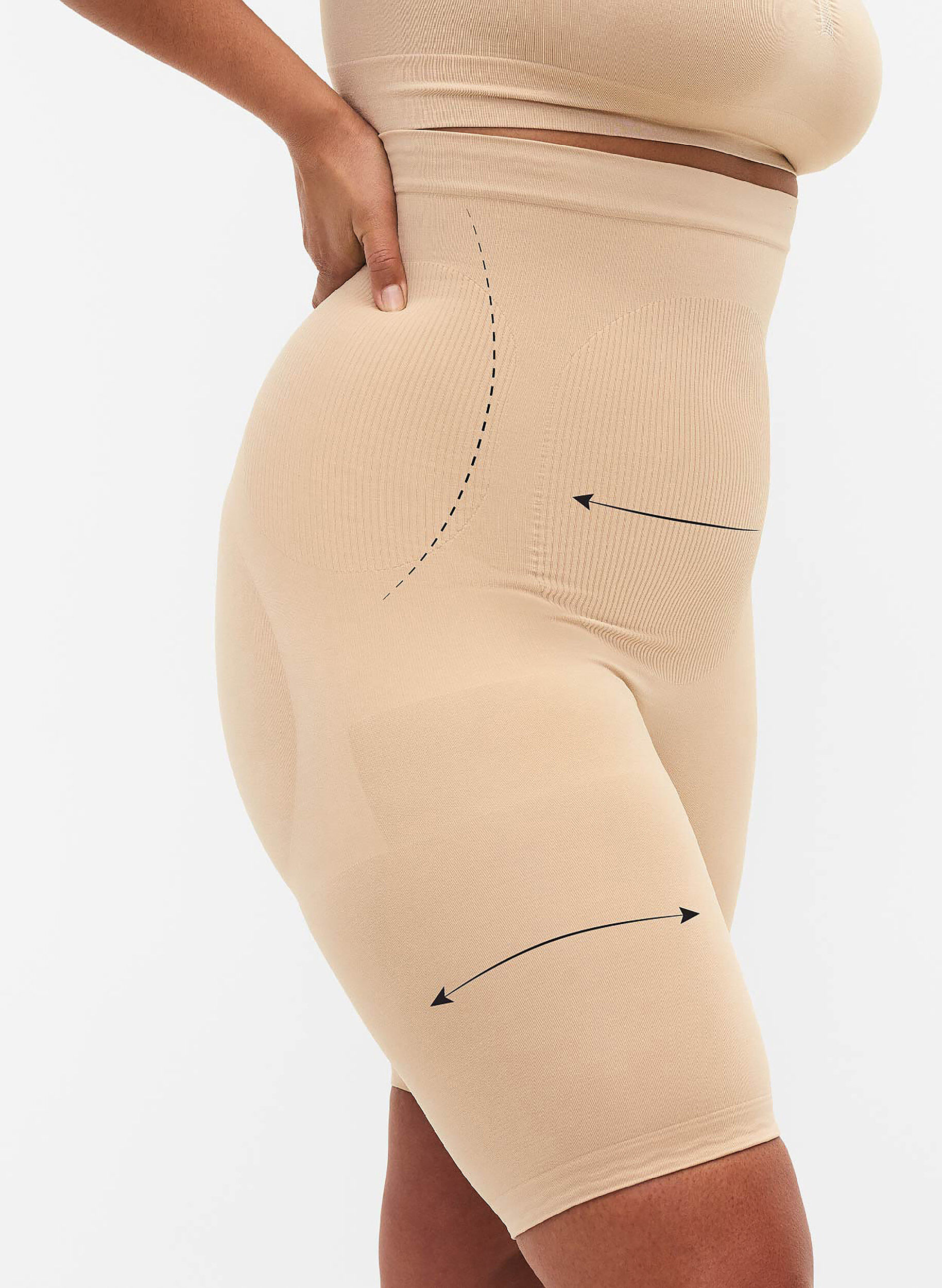 Szorty modelujace z wysokim stanem, Beżowy, Model