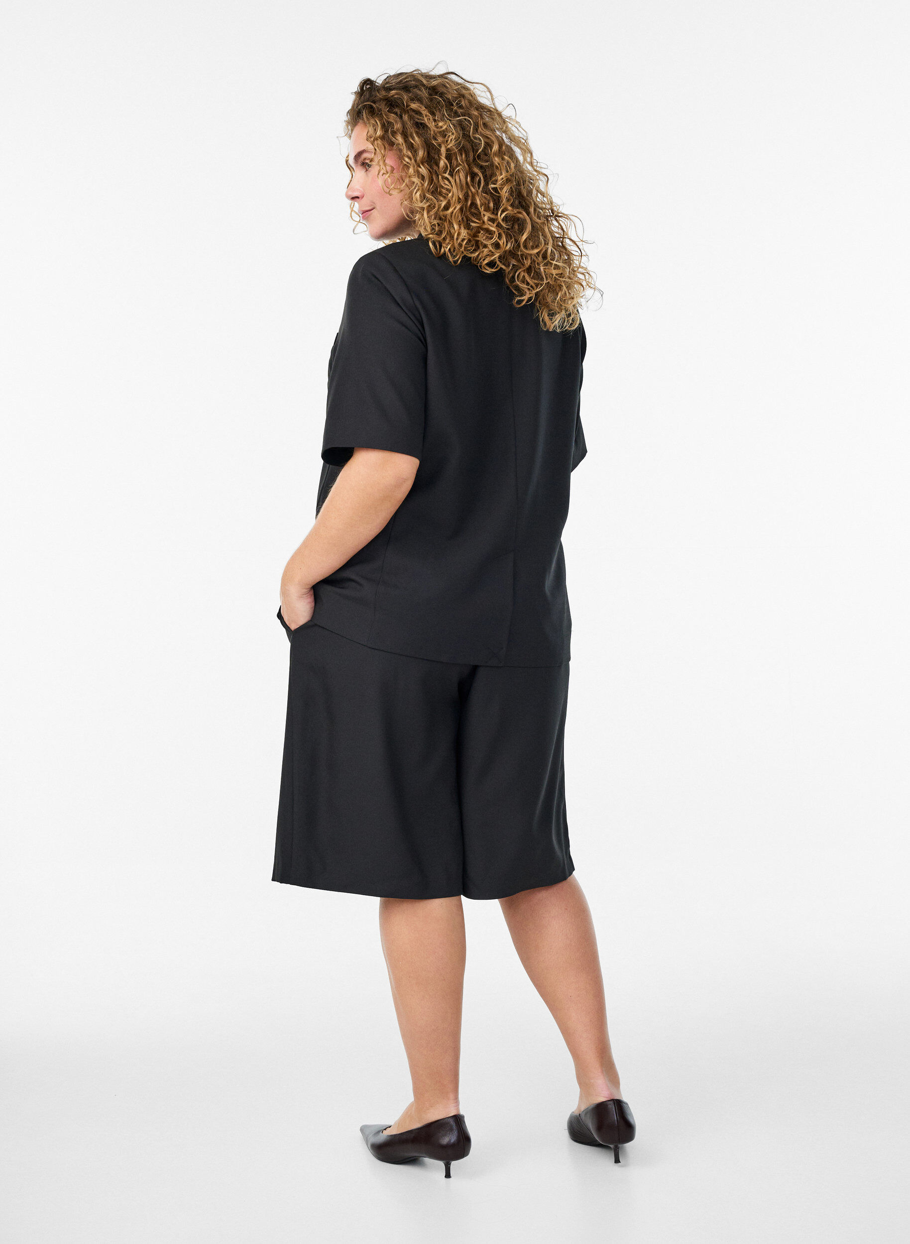 ZizziLuzne bermudy na wysokim stanie zamka, Czarne, Model image number 2