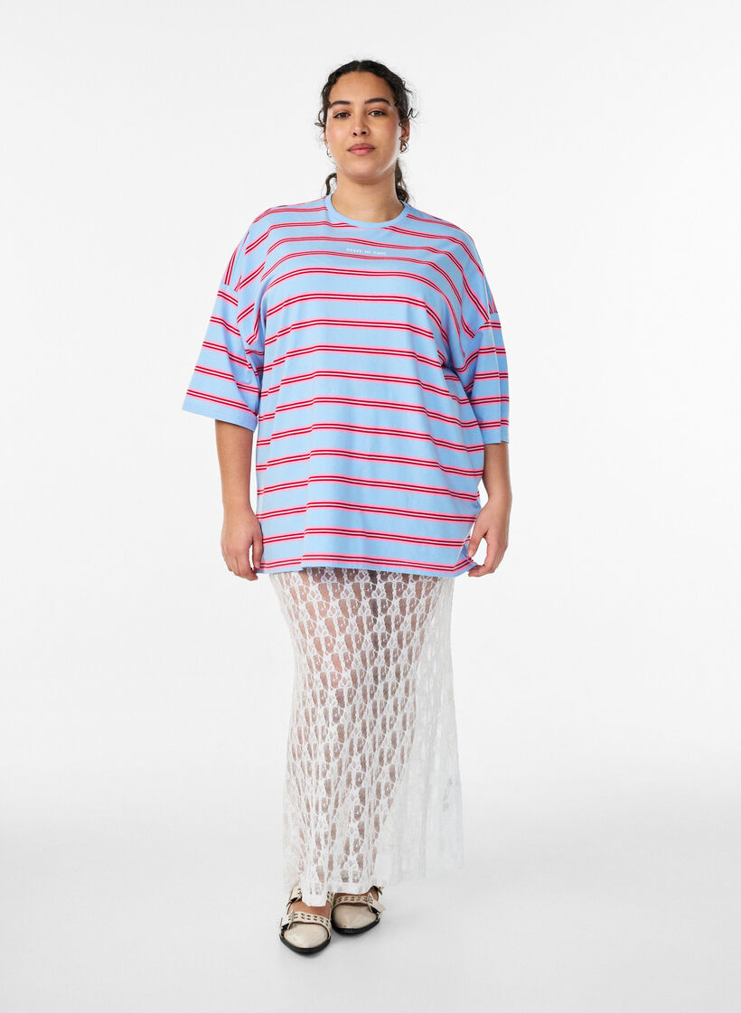 T-shirt w rozmiarze oversize z paskami i rekawami 1/2, Niebieskie, Model image number 1