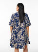Krótka wiskozowa sukienka o trapezowym kroju wykonczona koronka, Niebieskie, Model image number 2