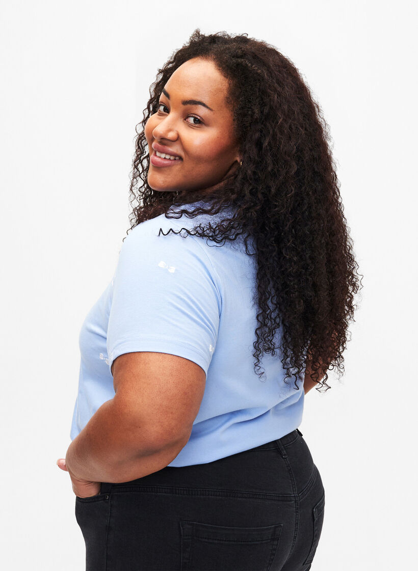 Koszulka z organicznej bawelny z kokardkami, Serenity W. Bow Emb., Model image number 1