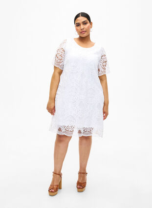 Koronkowa, imprezowa sukienka z krótkimi rekawami, Bright White, Model image number 2