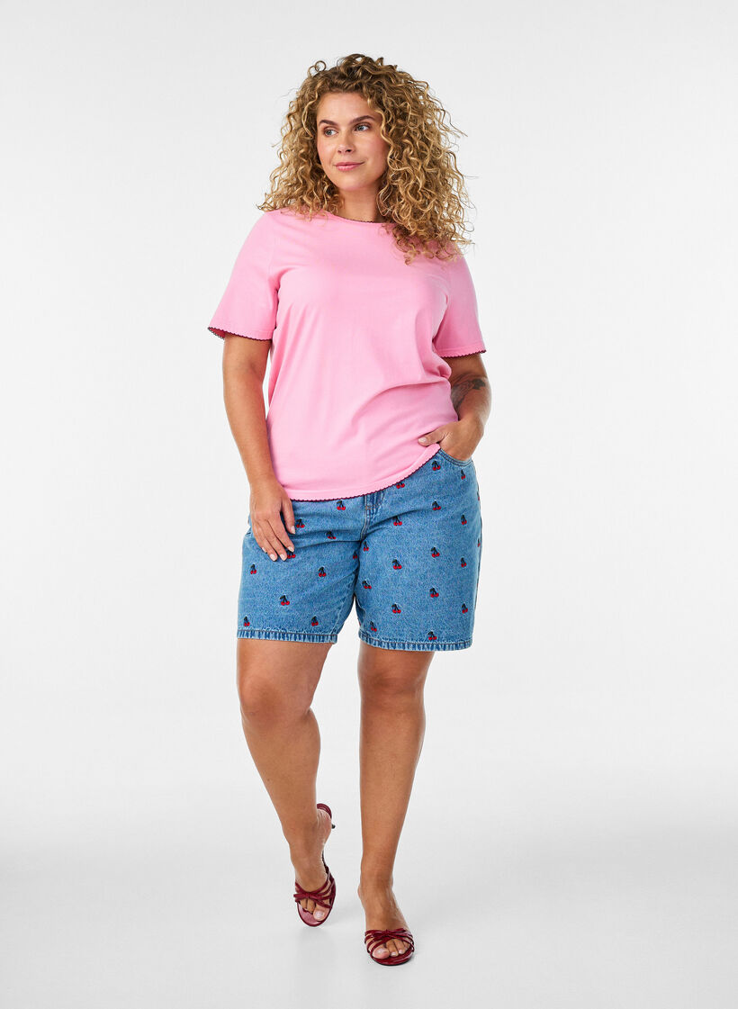 Bawelniany T-shirt z kontrastowym, falistym wykonczeniem brzeg&oacute;w, R&oacute;żowy, Model image number 1