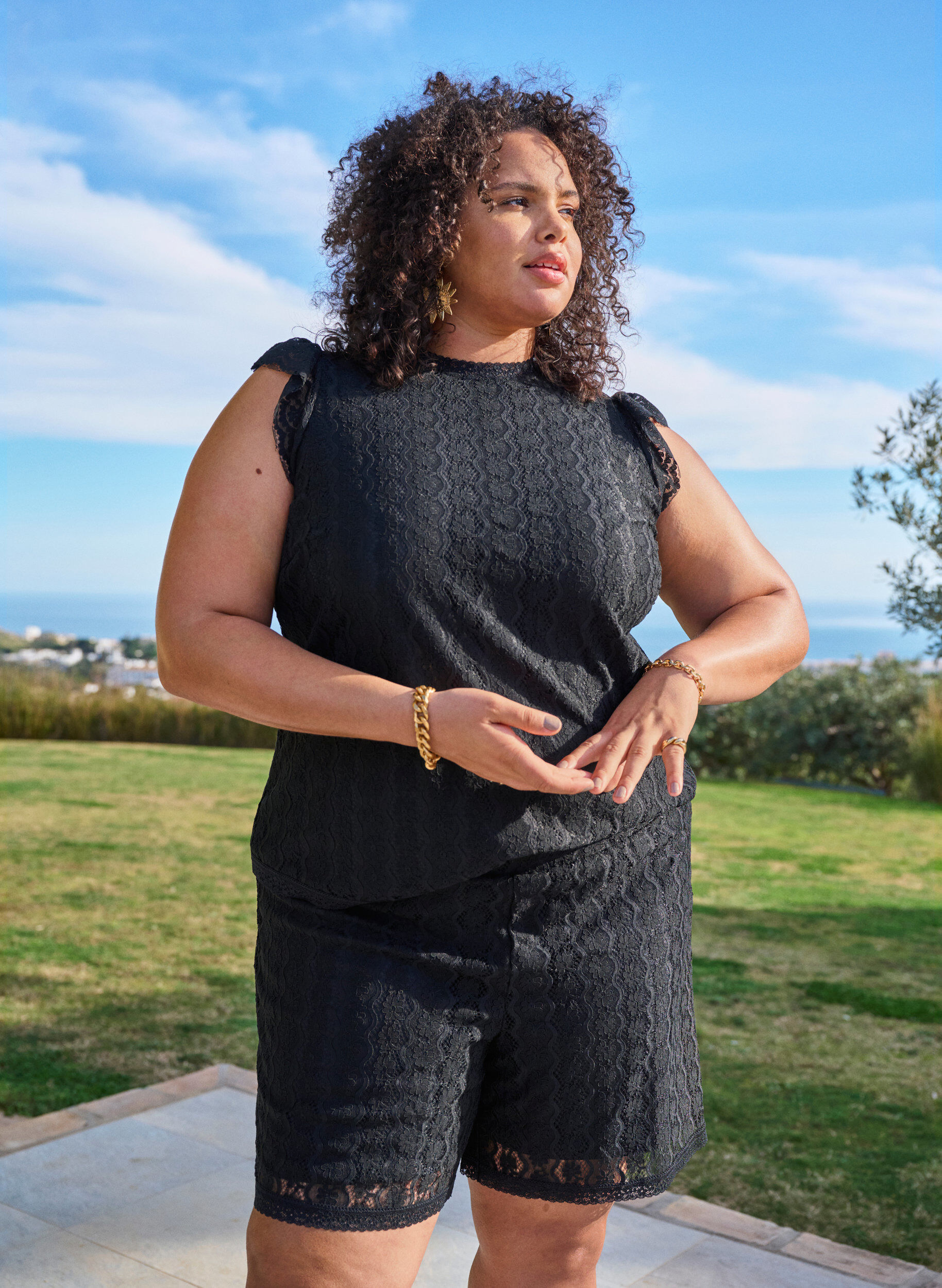 Zizzi Koronkowe szorty z wysokim stanem, Czarne, Image image number 0