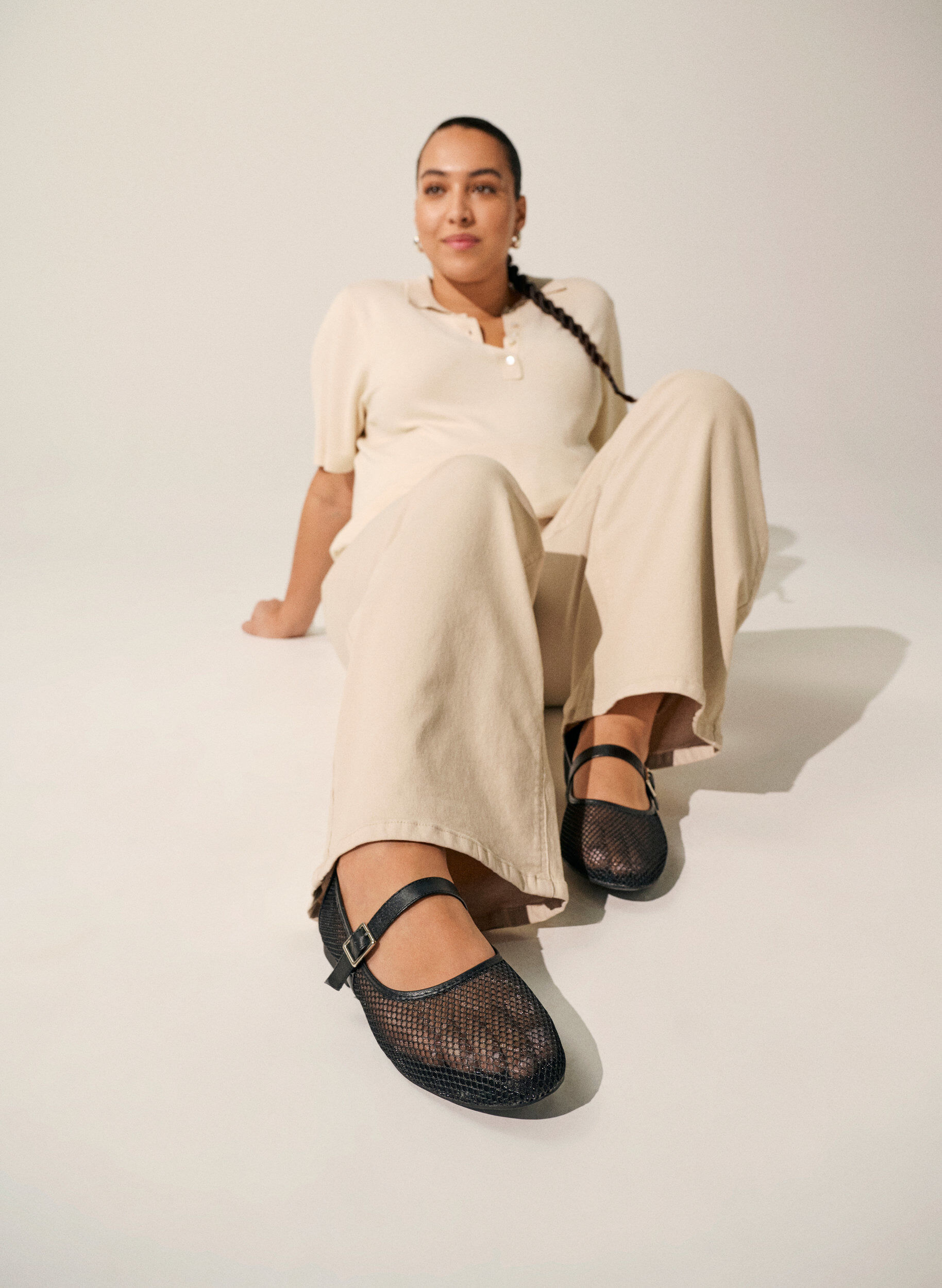 Zizzi Baleriny siatkowe ze sznureczkiem, Czarne, Image image number 0