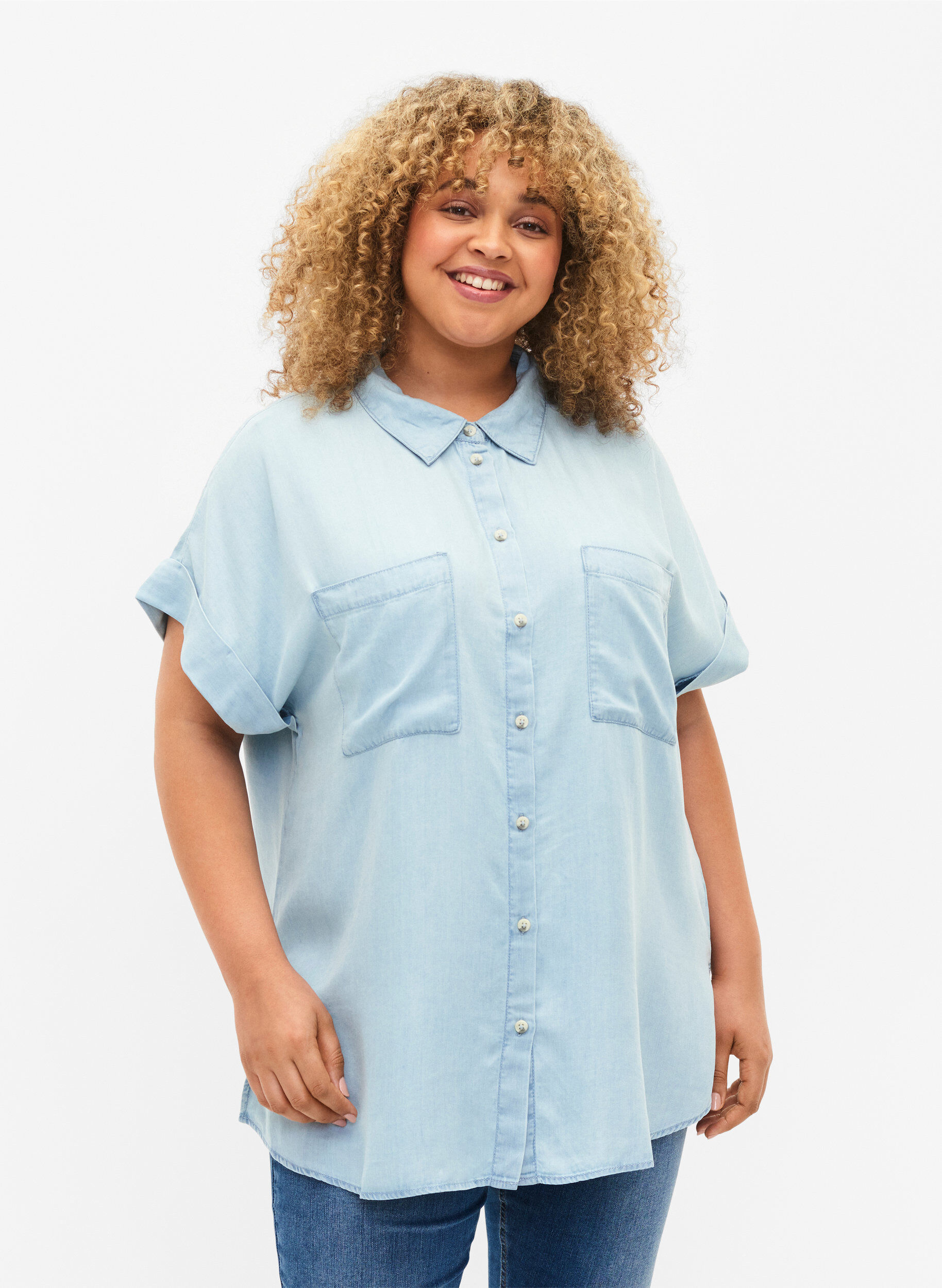 Zizzi Koszula z lyocellu (TENCEL&trade;) z kr&oacute;tkim rekawem, Light blue denim, Model image number 0