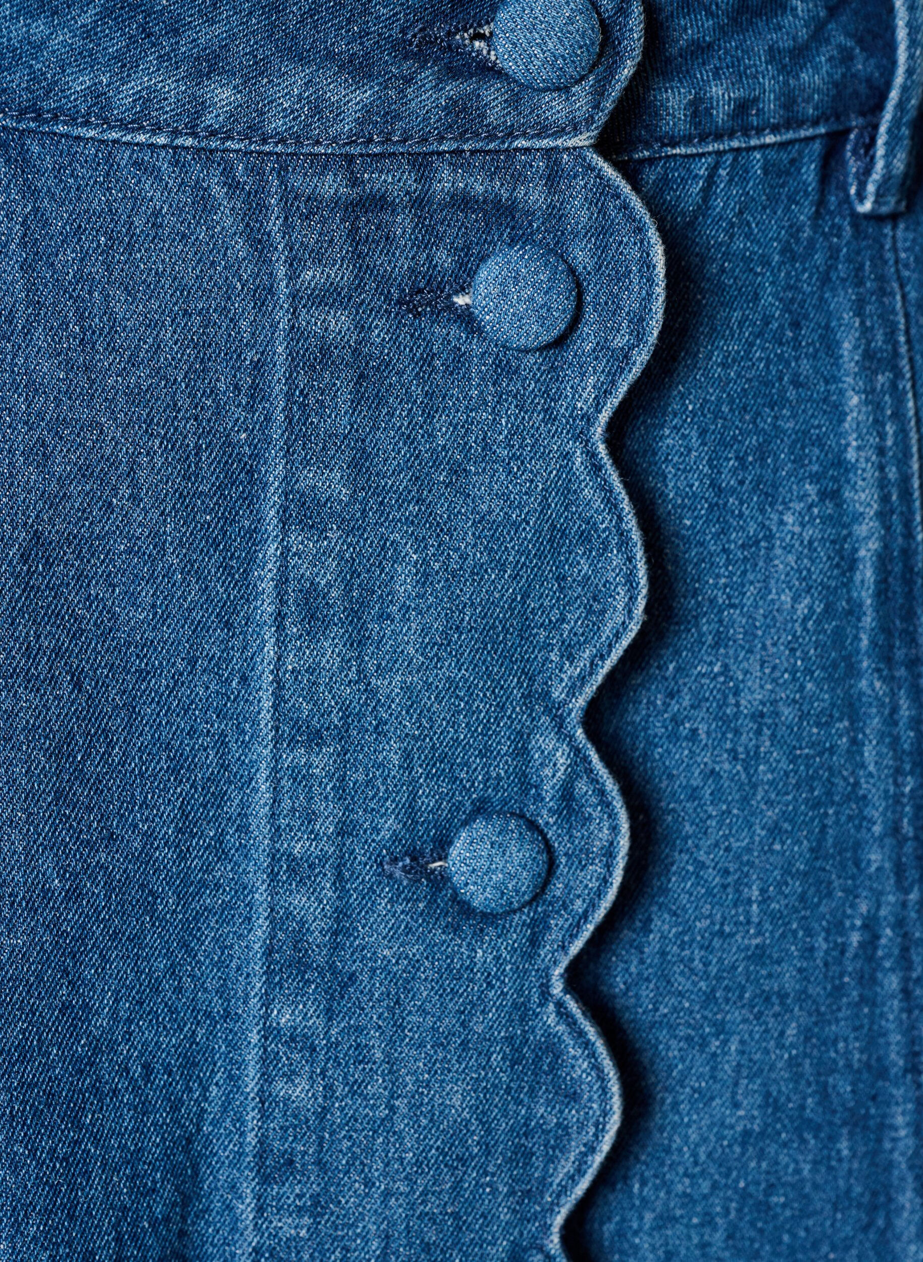 ZizziSp&oacute;dniczka z niebieskiego denimu w kroju A z falbana z guzik&oacute;w, Niebieskie, Packshot image number 2