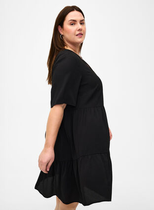 Rozszerzana, odcinana sukienka z krótkim rekawem, Black, Model image number 1