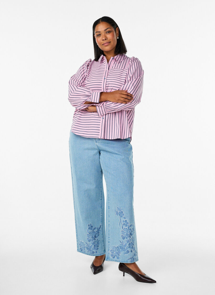 Jeansy Myra o szerokim kroju i kwiatowych detalach, Niebieskie, Model image number 0