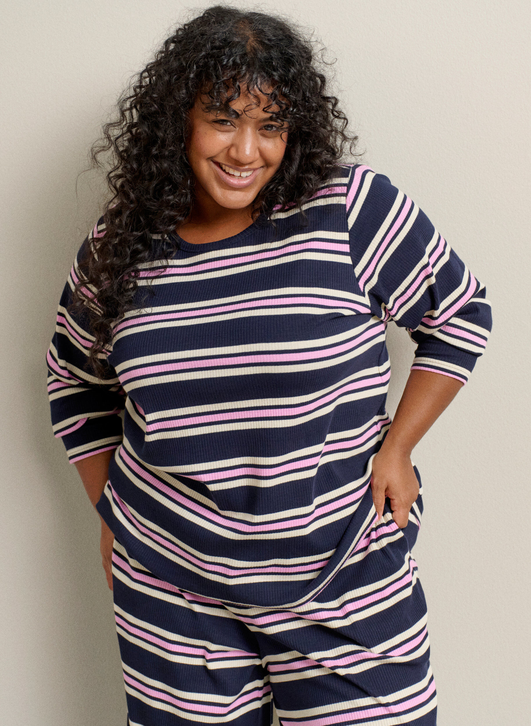 Zizzi D&oacute;l pizamy w paski z szerokimi nogawkami, Niebieskie, Image image number 0