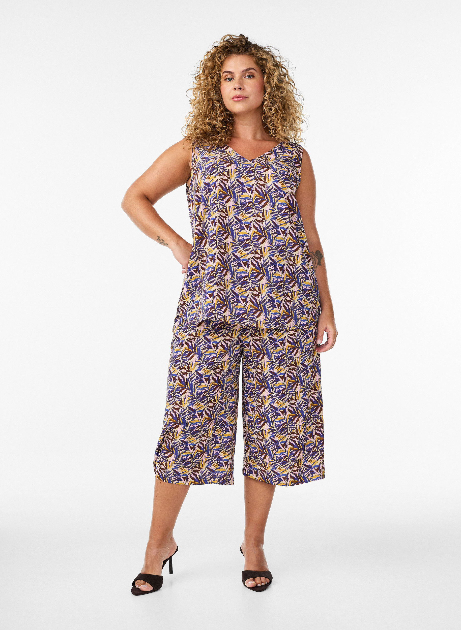 ZizziSpodnie culotte z nadrukiem, Beżowy, Model image number 0