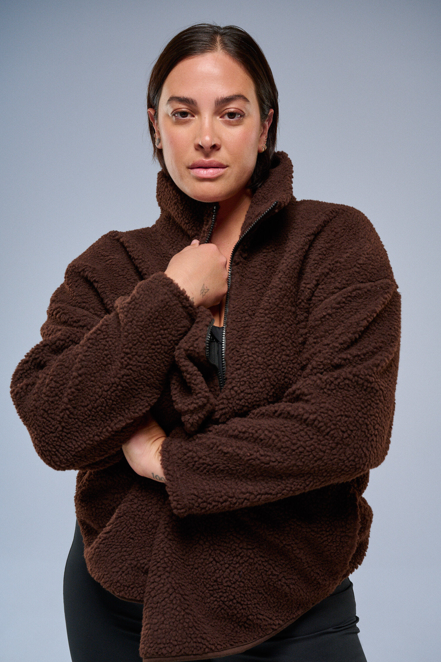 Zizzi Kurtka polarowa w kolorze brązowym, , Model